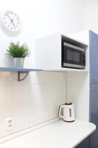Modern apartment Michalska 6 - image 5