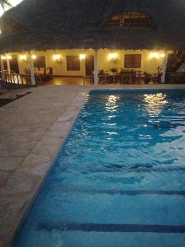 Queen K Cottages Watamu At Chrystal Homes photo