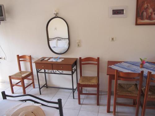 Oprema, Porto Kastri Studios in Viannos