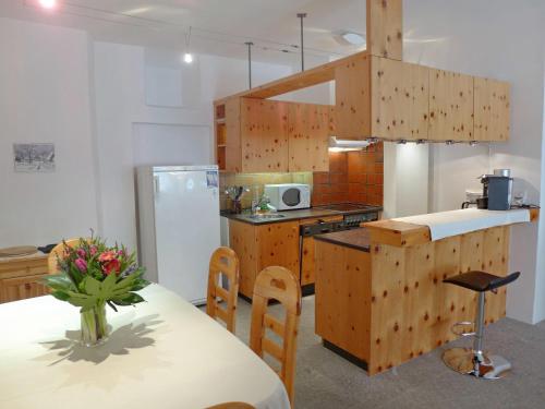 Apartment Chesa Cromer by Interhome