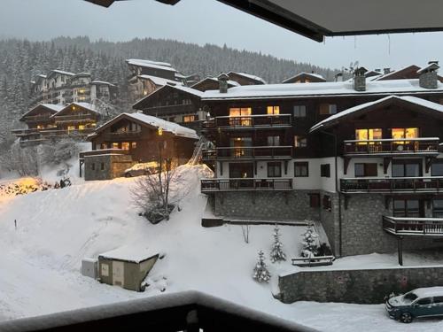 Appartement La Tania 2 pièces garage dans chalet pied pistes