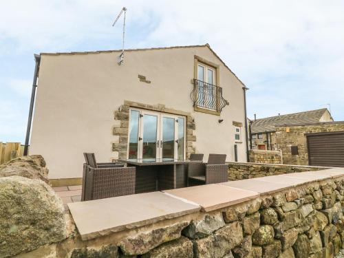 Meadow Cottage - image 2