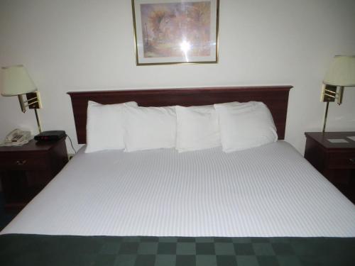 Heritage Inn - image 9