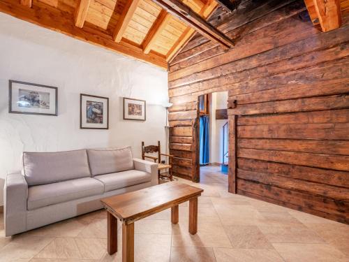  Apartment Les Cors-2 by Interhome in Fénis