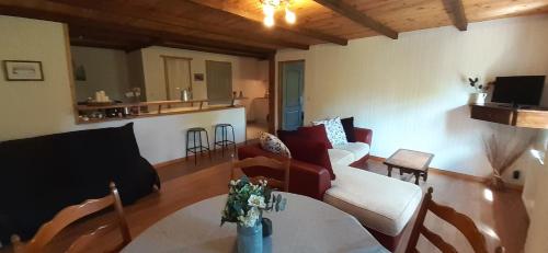 B&B Bannes - L' appartement du Camping Hautoreille - Bed and Breakfast Bannes