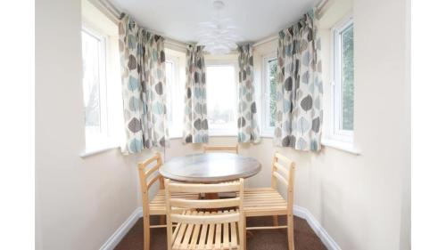 Picture of Spacious, Ground Floor Flat Parking - Oxford