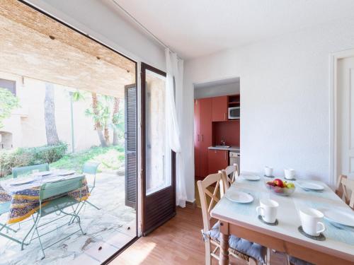 Apartment Residence Les Jardins d'Azur-5 by Interhome near Boulouris Sur Mer Train Station (Saint-Raphaël)