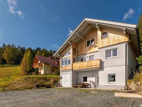  Holiday Home Pistenblick-4 by Interhome, Unterkunft in Hochrindl