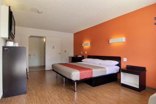 Motel 6-Albuquerque NM - Coors Road - image 10