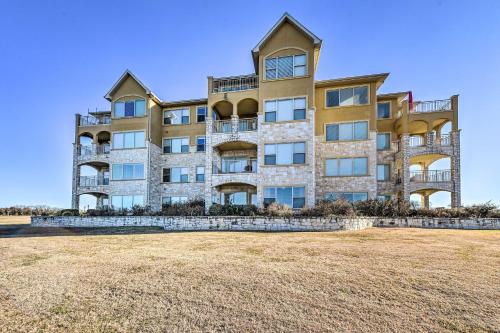 Pool Access and Views Richland-Chambers Studio! in Corsicana, USA