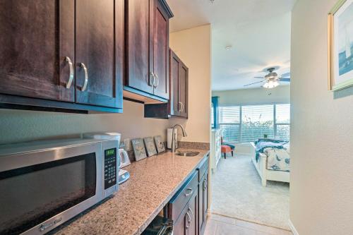 Pool Access and Views Richland-Chambers Studio! in Corsicana, USA