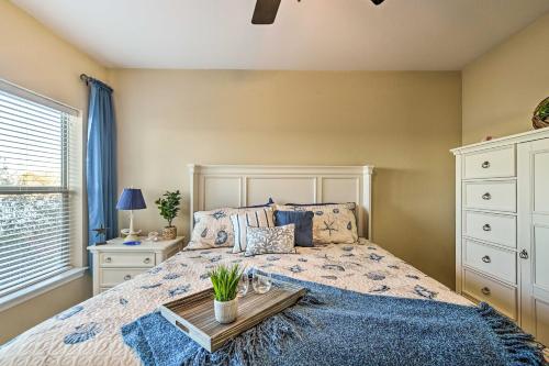 Pool Access and Views Richland-Chambers Studio! in Corsicana, USA