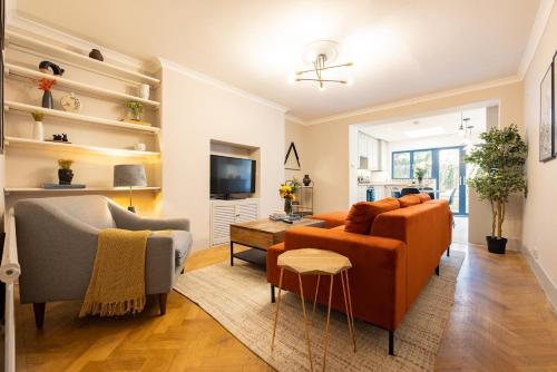 Picture of The Richmond Upon Thames Escape - Modern 2Bdr Flat With Garden And Parking