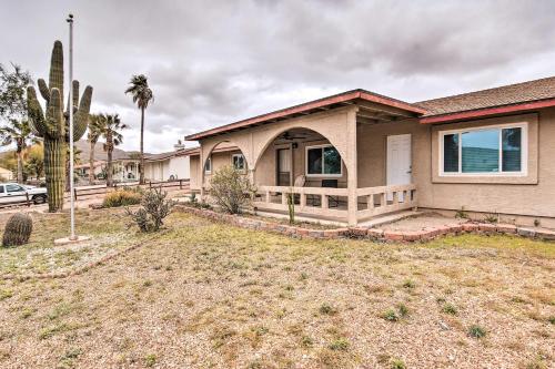 . Step-Free Queen Valley Retreat, Walk to Golf!