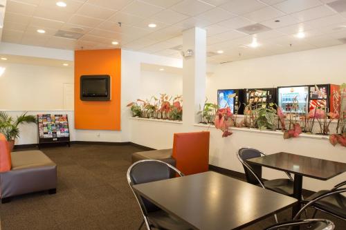 Lobby, Motel 6 Cutler Bay, FL - Miami in Miami (FL)