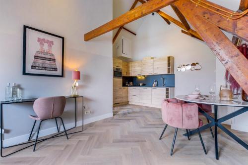 Kitchen, Novallure Short Stay Apartments in Leidschendam