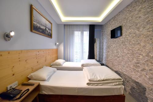 Budget Double Room image 6
