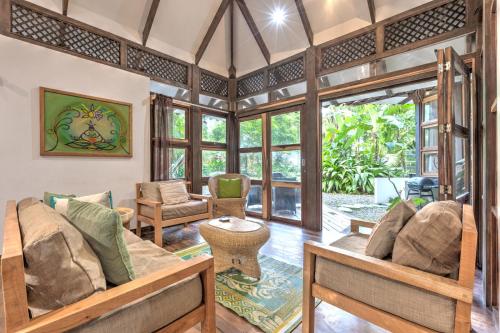 Beachfront Villa, Abundant Wildlife, Best Location in Puerto Viejo de Talamanca