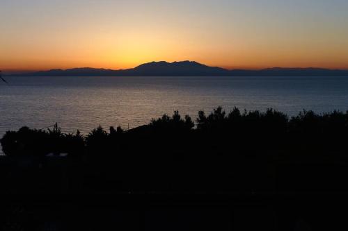 KariBa House - Sunset view