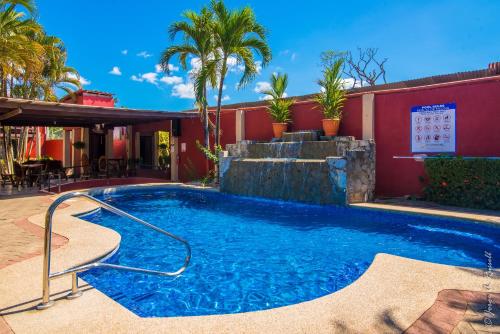 Swimming pool, Clarita's Hotel in Jaco