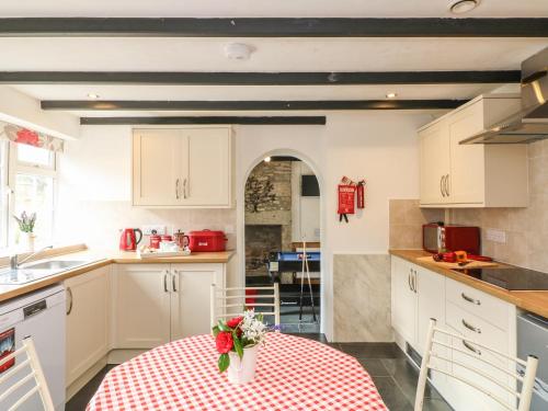 Dromore - image 13