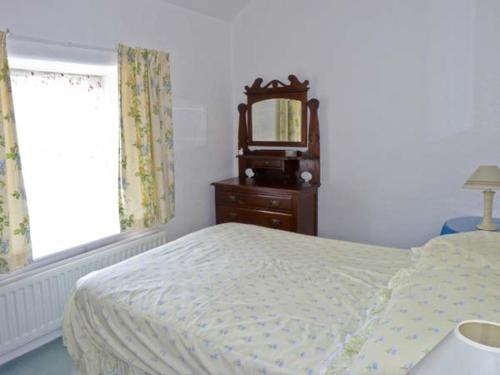 Locks Cottage - image 12