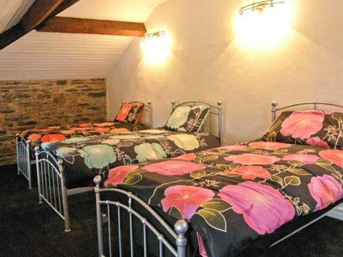 Hendre Aled Farmhouse - main image