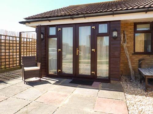 45H Medmerry Park Holiday Park - image 3