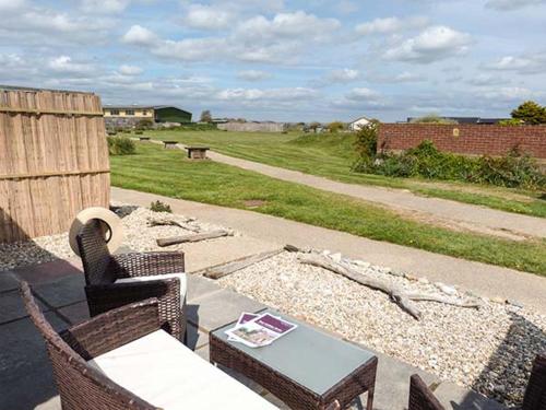 45H Medmerry Park Holiday Park - image 7