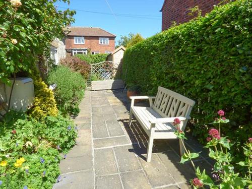 Lyndale Cottage - main image