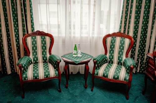 2 twin beds