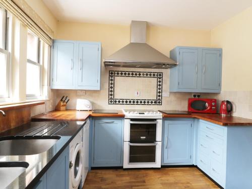 William Court Cottage - main image
