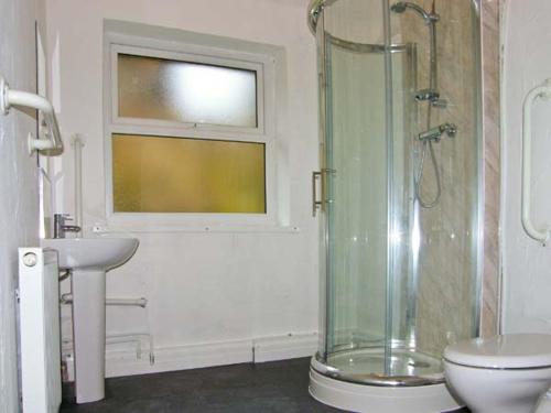 Hendre Aled Cottage 1 - image 2