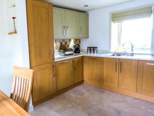 Kitchen, Muirmailing Cottage in Perth City Center