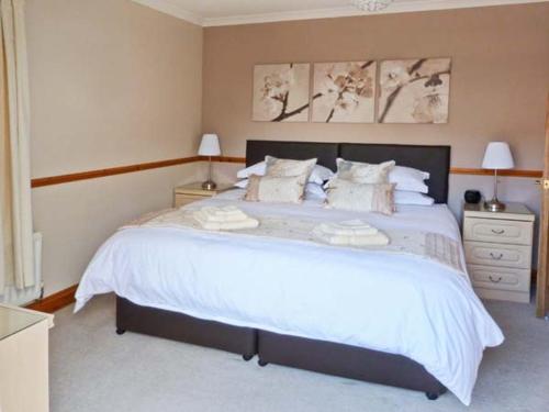 Elm Tree Cottage - image 11