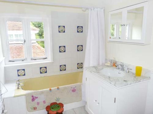 Woodhill Cottage - main image