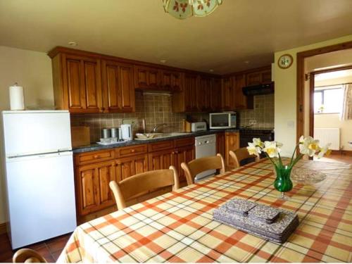 Mill Farm Barn - image 13