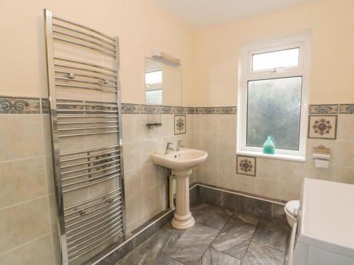 Ffynnonlwyd Cottage - main image