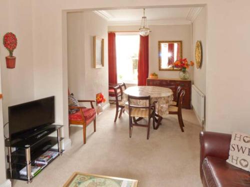 Elizabeth House - image 5