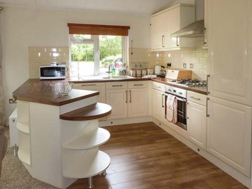Chaffinch Lodge - image 2