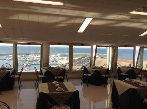 Pub/Lounge, Hotel Borgo Marina in Rodi Garganico