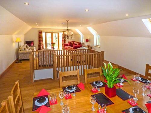 Brynhir Farm in แลนดรินด็อด เวลส์