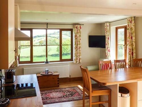 Glebe Farm Cottage - image 6