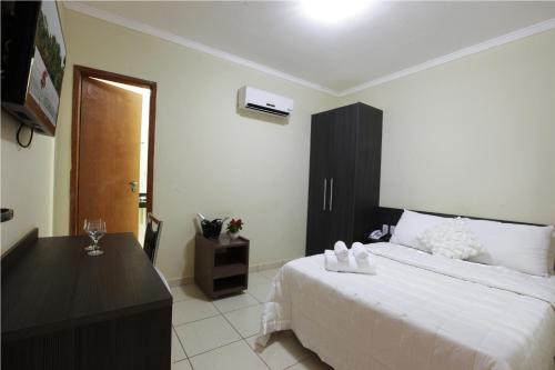 Amazon Xingu Hotel Stop at Amazon Xingu Hotel to discover the wonders of Altamira. Featuring a complete list of amenities, guests will find their stay at the property a comfortable one. Room service, family room, laundr