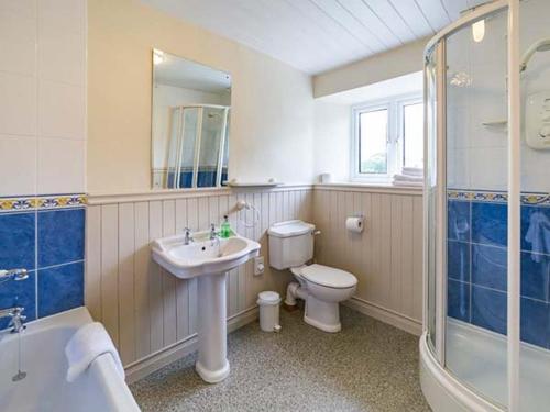 Dale House Farm Cottage - image 14