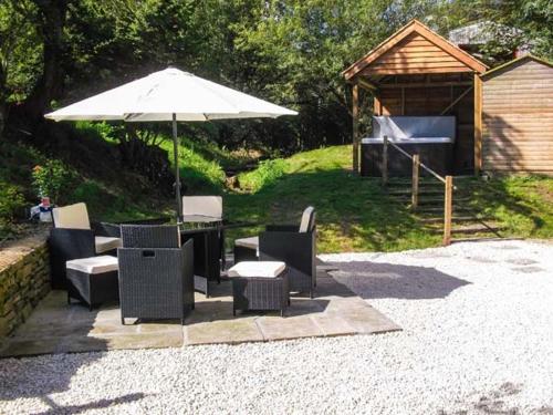 Ploony Cottage - image 3