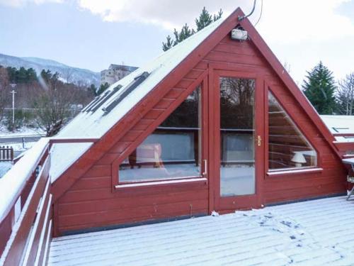 Strathavon Chalet - image 3