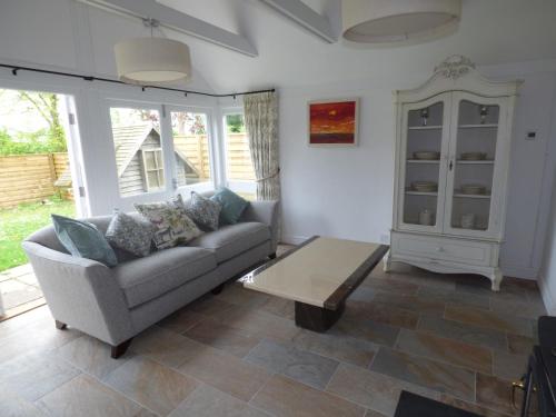 Pebworth Cottage - image 7