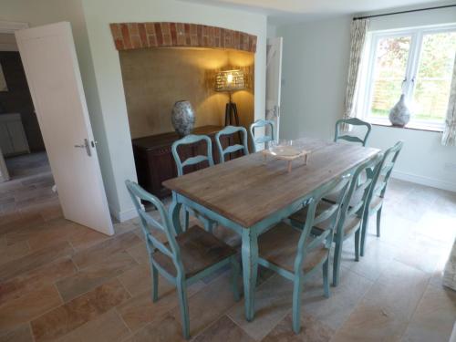 Pebworth Cottage - image 4