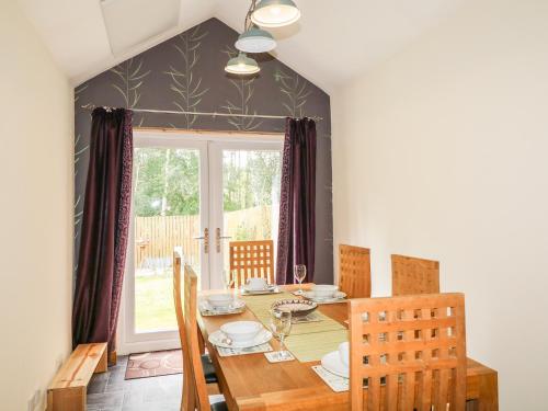 79 Corrour Road - image 7